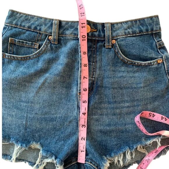 Wild Fable Hi Waisted Cut Off Denim Shorts - Picture 4 of 5